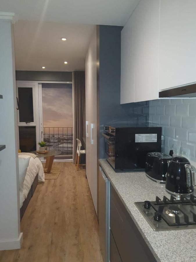 Apartment Honeymoon